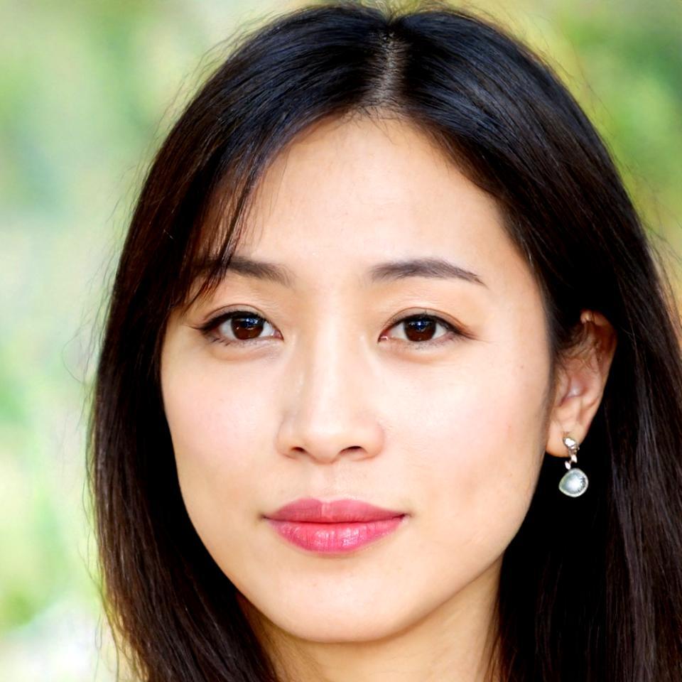 Nour Fahmy, Mobile Analytics Specialist focused on performance monitoring and optimization